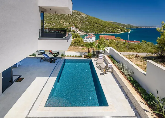 In With Kitchen * Marina