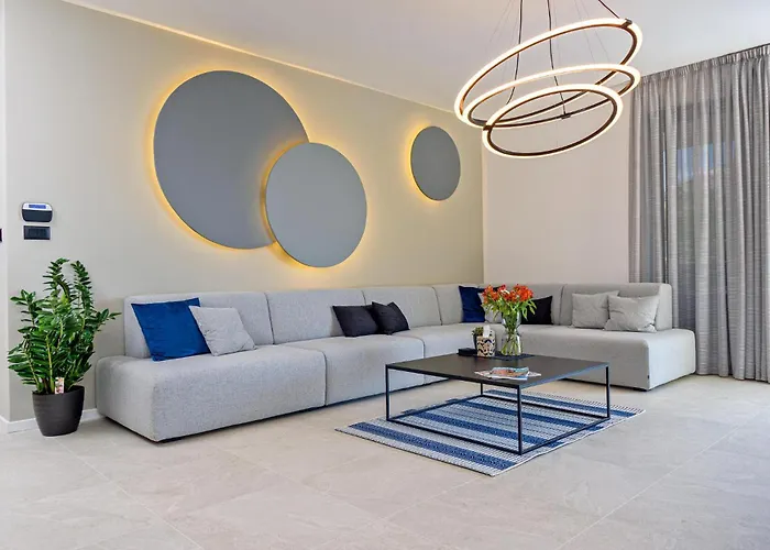 In With Kitchen * Marina