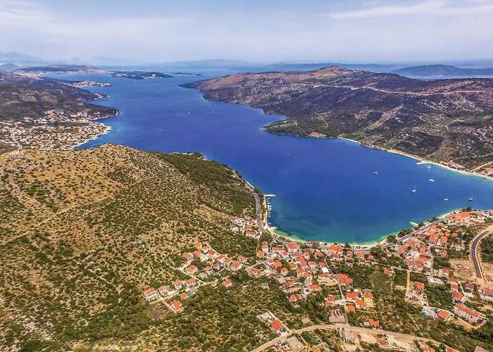 In With Kitchen Marina