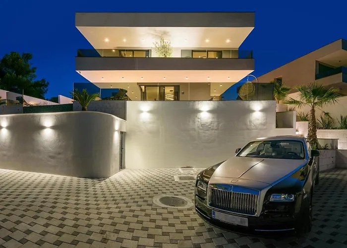 In With Kitchen * Marina